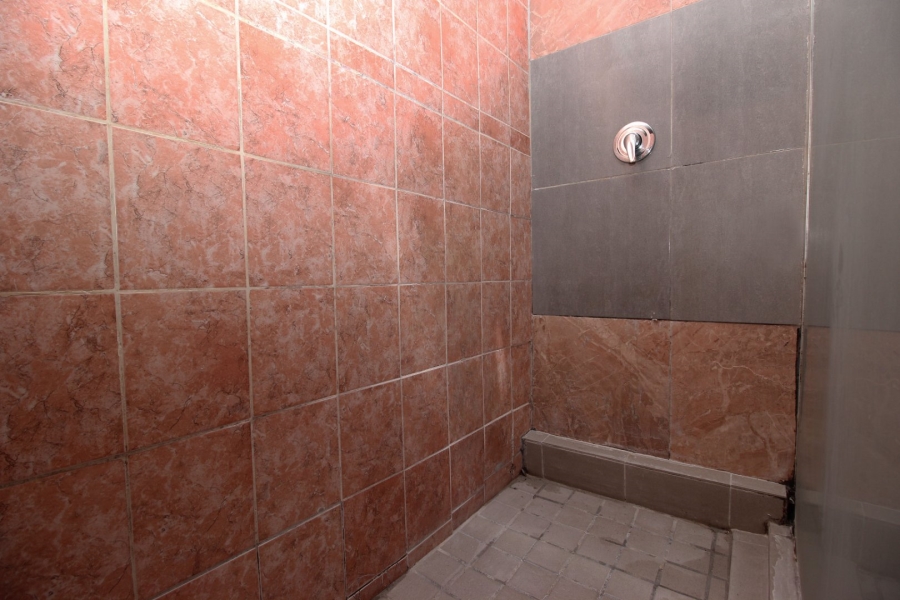 3 Bedroom Property for Sale in Silvertown Western Cape